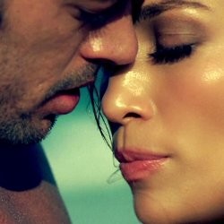 Inikah Pacar Baru Jennifer Lopez?