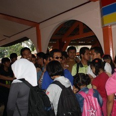 Asyik, Kali Pertama Ratusan Siswa Tunanetra Naik Kereta ke Yogya