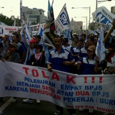 Ratusan Pekerja Semarang Demo Tolak RUU BPJS