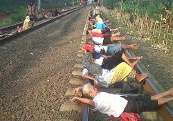 Fenomena Terapi di Rel KA Muncul Karena Akses Kesehatan Terbatas