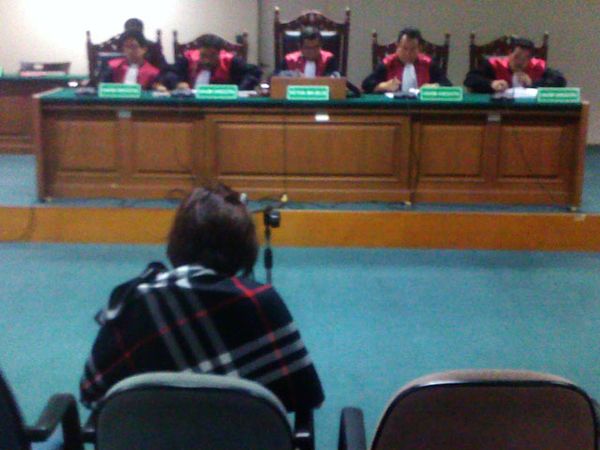 Mindo Rosalina Manulang Jalani Sidang