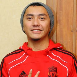 Sibuk Stripping, Omesh Pacaran di Lokasi Syuting