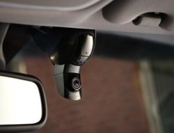 Kotak Hitam untuk Mobil 