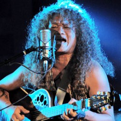 Daniel Sahuleka Pukau Penggemar Jazz di Makassar