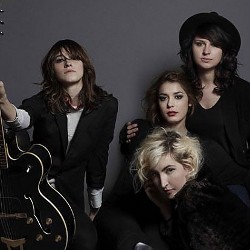 Batal ke Jakarta, Warpaint ke Singapura