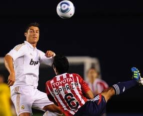 Hat-trick Ronaldo Antar Madrid Libas Chivas
