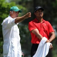 Setelah 12 Tahun, Tiger Woods Pisah dengan Caddy