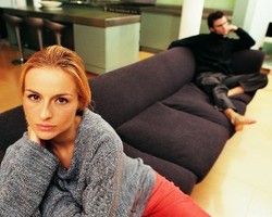 7 Cara Bersikap Pasca Diselingkuhi 