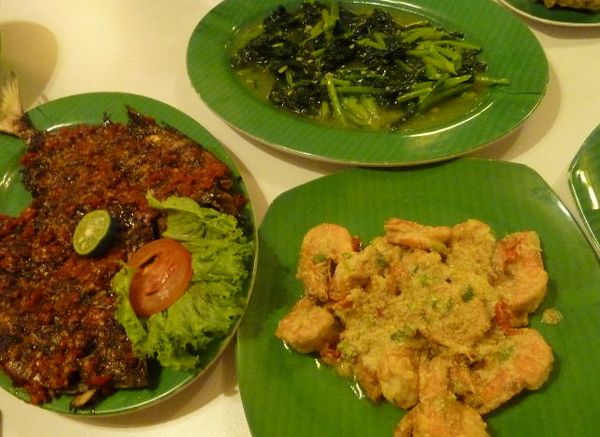 Ikan Kuwe dan Udang Segar di Bintang Laut