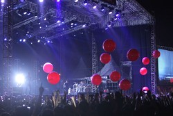 Artis Lokal dan Artis Internasional Imbang di Java Rockinland 2011 Hari Pertama