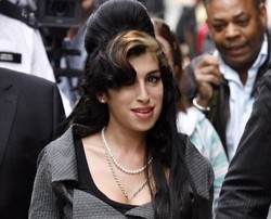 Amy Winehouse Meninggal Dunia di Usia 27 Tahun