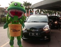 Disertai Joget Monster, Daihatsu Sirion Meluncur