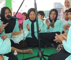 Sambut Ramadan, Ibu-ibu di Pasuruan Gelar Kesenian Gebluk