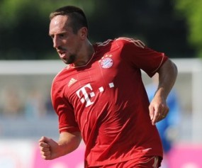 Ribery Dihampiri Cedera
