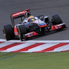 Kalahkan Alonso & Webber, Hamilton Juara