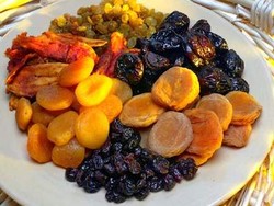 Makan Buah Kering, Kulit Jadi Mulus