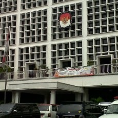 Rekonstruksi Kasus Surat Palsu MK di KPU Tertutup