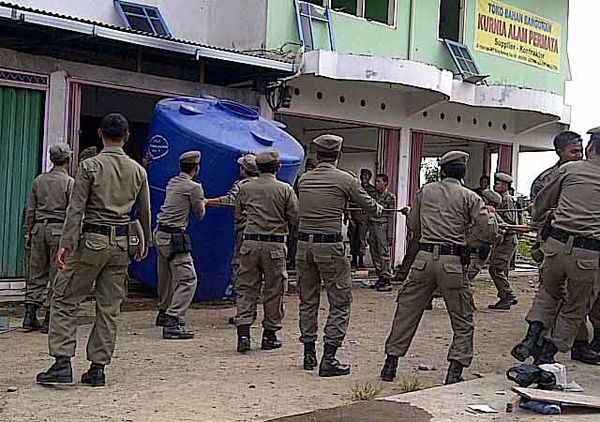 Tiga Ruko di Cakung Digusur