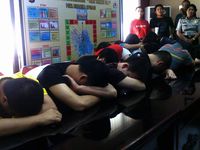 Polisi Pamerkan 34 WN China yang Ditangkap