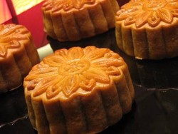 Snow Skin Golden Paste Semarakkan Festival Kue Bulan