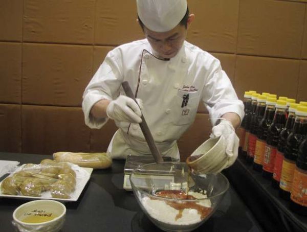 Legitnya Kue Bulan Racikan Chef John Chu Legitnya Kue Bulan Racikan Chef John Chu