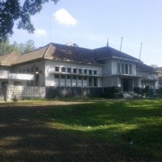 Pelajar SMAK Dago Mulai Belajar