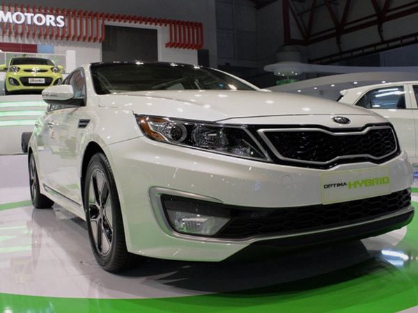 Mobil Hybrid KIA