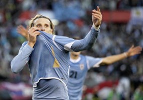 Forlan, Rekor Gol dan Tradisi Keluarga 