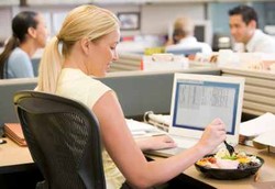 Orang Sibuk Hanya Punya Waktu Makan Seharian 39 Menit