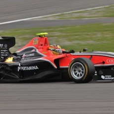 Rio Haryanto Finis Ke-10 di Race 2