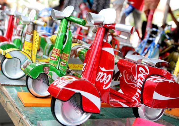 Vespa-vespa Cantik dari Kaleng Bekas