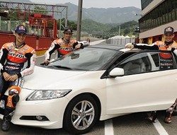 Trio Pembalap MotoGP Honda Promosikan Honda CR-Z