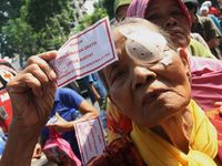 Warga Serbu Pengobatan Gratis