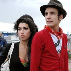 Mantan Suami Amy Winehouse Dikhawatirkan Bunuh Diri