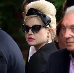 Usai Upacara Pemakaman, Jenazah Amy Winehouse Dikremasi