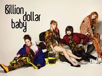 2NE1 Bergaya Gangster bersama Jeremy Scott
