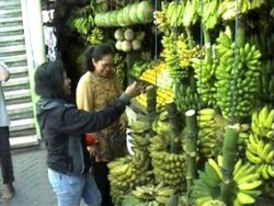 Megengan Jelang Puasa, Harga Pisang Capai Rp 100 Ribu