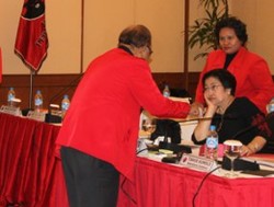 PDIP Minta Kader Kepala Daerah Waspada Jadi Incaran