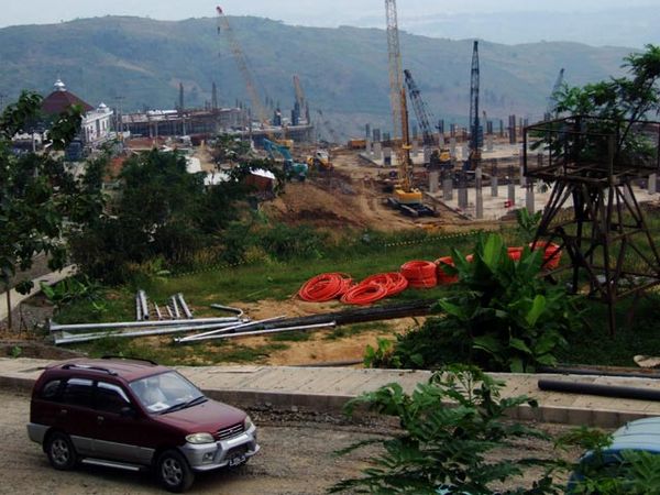 Mengintip Proyek Basah Hambalang