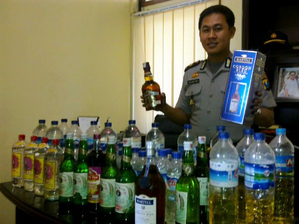 Ratusan Botol Miras Disita