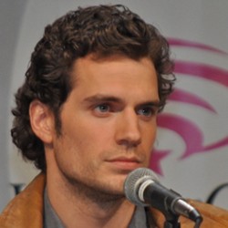 Jadi Superman, Henry Cavill Kerja Keras Bentuk Tubuh