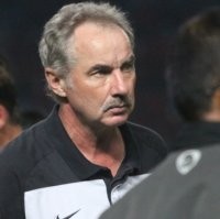 Rindukan Timnas, Riedl Takkan Melatih di Indonesia