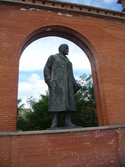 Memento Park: Melihat Kuburan Monumen-monumen Komunis di Budapest