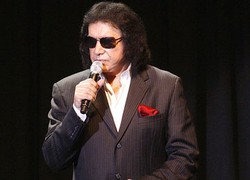 Setelah 28 Tahun Hidup Bersama, Bassist KISS Akan Nikahi Shannon Tweed