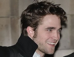 Robert Pattinson Akan Bernyanyi untuk Soundtrack Film Twilight?