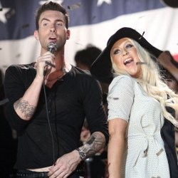 Saat Adam Levine Meniru Aksi Panggung Mick Jagger