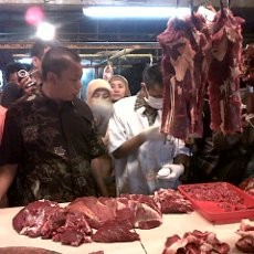 Harga Daging Ayam dan Sapi Mulai Meroket