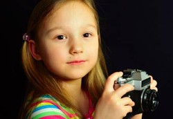 Senyuman di Foto Jadul Bisa Meramalkan Peluang Umur Panjang