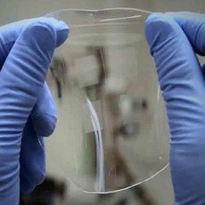 Ilmuwan Buat Baterai Bening untuk iPhone Transparan