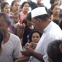 Kegiatan Bagi Zakat Nyaris Ricuh, Imam Utomo Dievakuasi